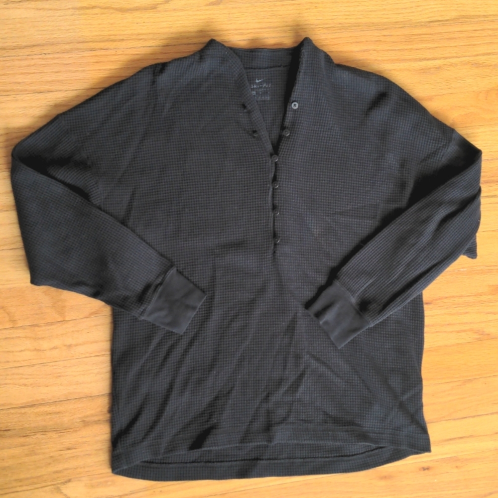 ❗ LAST CHANCE❗Re-posh! VGUC Nike Dri-Fit Thermal Top